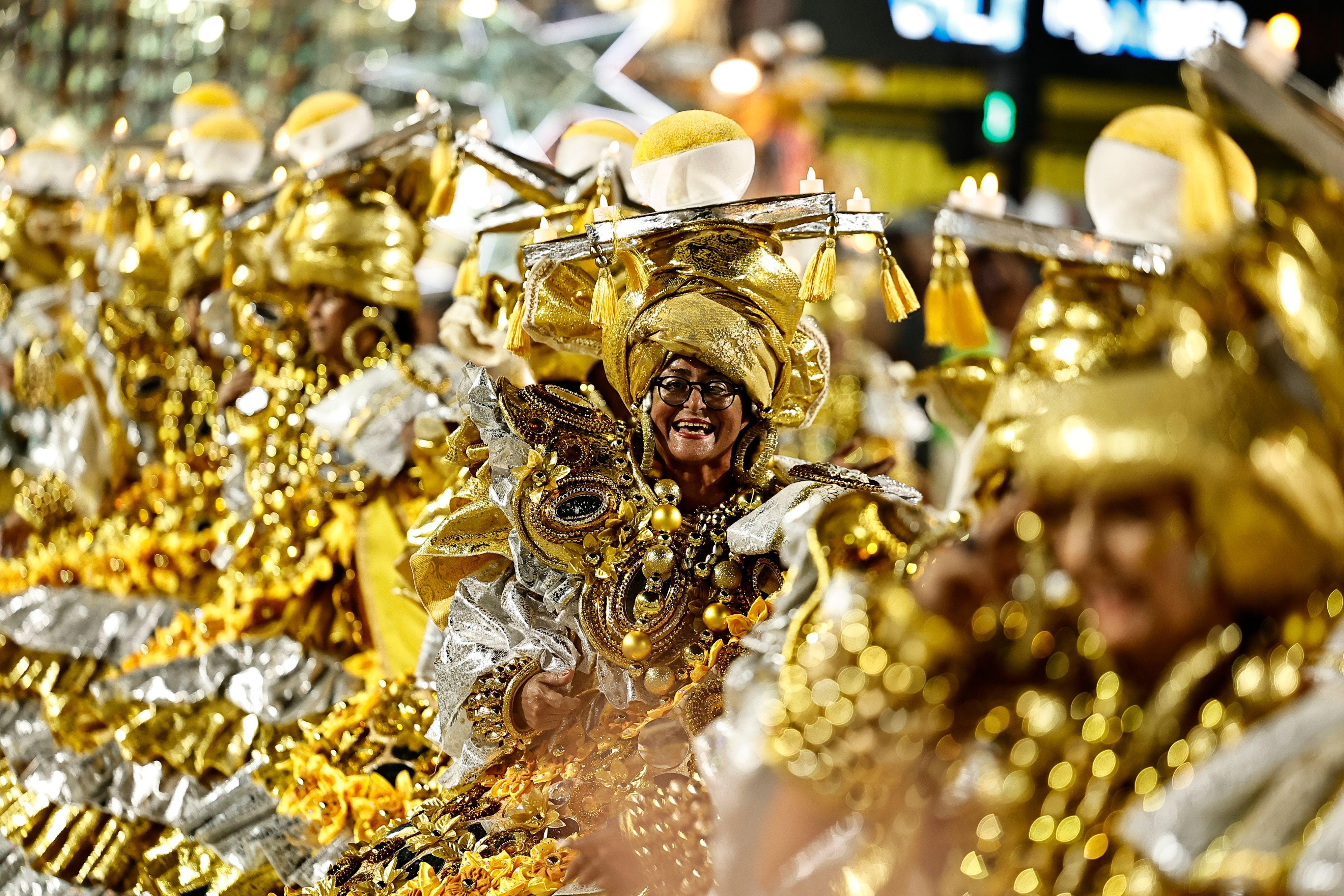 Završen karneval u Riju uz šarenilo, hiljade plesača i političke kontroverze 13 Nastup škole Unidos de Vila Isabel