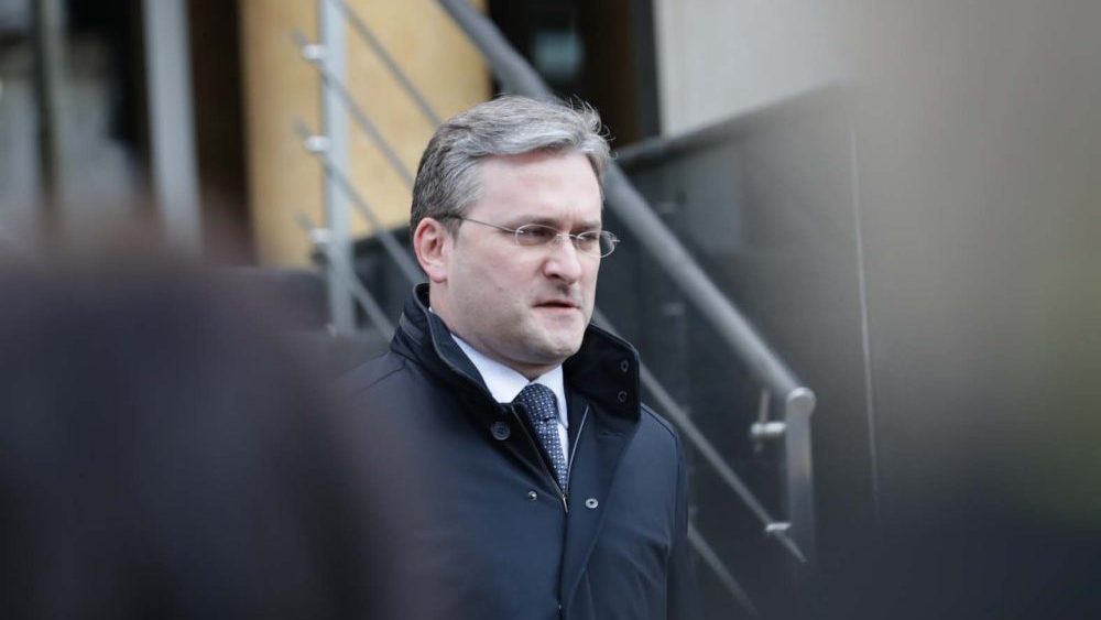 Nikezić: Selaković, umesto da podnese ostavku, bira kako će se izvući