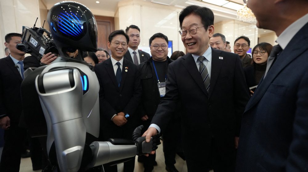 Forbes Magazin: Ovo je robot kojeg Vučić sanja u Srbiji 22