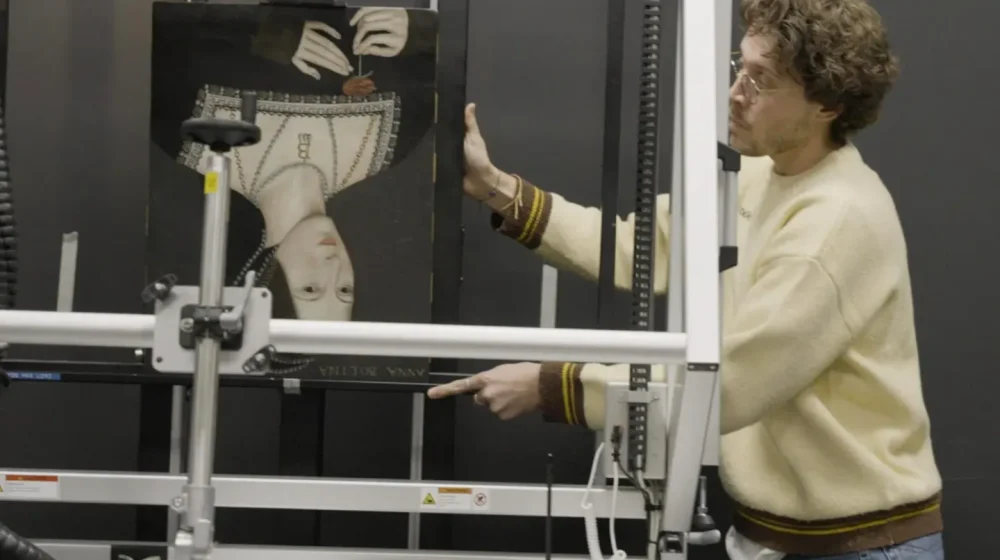 Ispod portreta Ane Bolejn naučnici našli tajni odgovor na glasine da je imala šesti prst na ruci 23