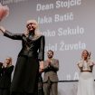 Ovacije Anici Dobri i ekipi filma „Belo se pere na devedeset“ na BFF: Priča o životu koji se istovremeno preživljava i promašuje 6