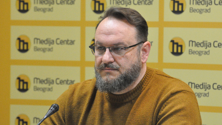 "Država zavrnula slavinu onima koji čiste prirodu": Stare veš-mašine, bojleri, gume, akumulatori i drugi otpad mogao bi završiti u rekama 2 "Država zavrnula slavinu onima koji čiste prirodu": Stare veš-mašine, bojleri, gume, akumulatori i drugi otpad mogao bi završiti u rekama 2