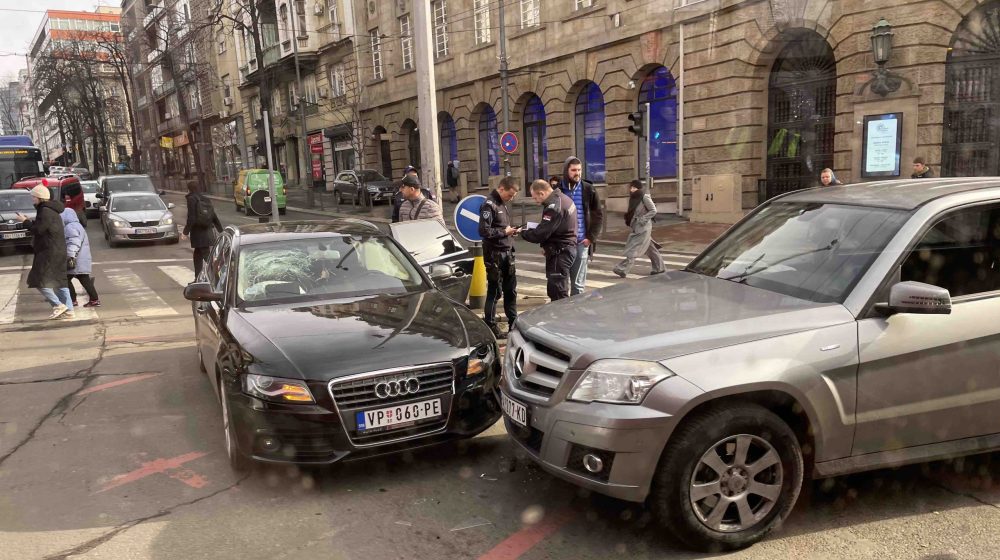 Udes u Ulici kralja Milana, gužva od Slavije do centra grada (VIDEO) 10
