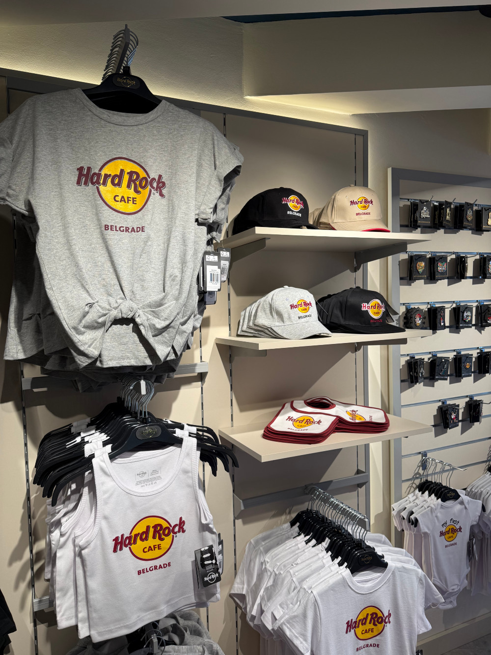 U Beogradu se otvara prvi Hard Rock Cafe: Tačan datum još ne znamo, ali smo zavirili unutra pre svih 5 U Beogradu se otvara prvi Hard Rock Cafe: Tačan datum još ne znamo, ali smo zavirili unutra pre svih 5