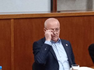 Nenadić o "spornoj" fotografiji: Bila je reč o privatnom slavlju (VIDEO) 13 Nenadić o "spornoj" fotografiji: Bila je reč o privatnom slavlju (VIDEO) 6