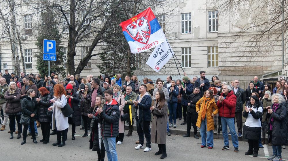Skup podrške otpuštenoj sekretarki Medicinskog fakulteta u Beogradu: "Sistem nam se razboleo, poručuju vam vaši medicinari" 5