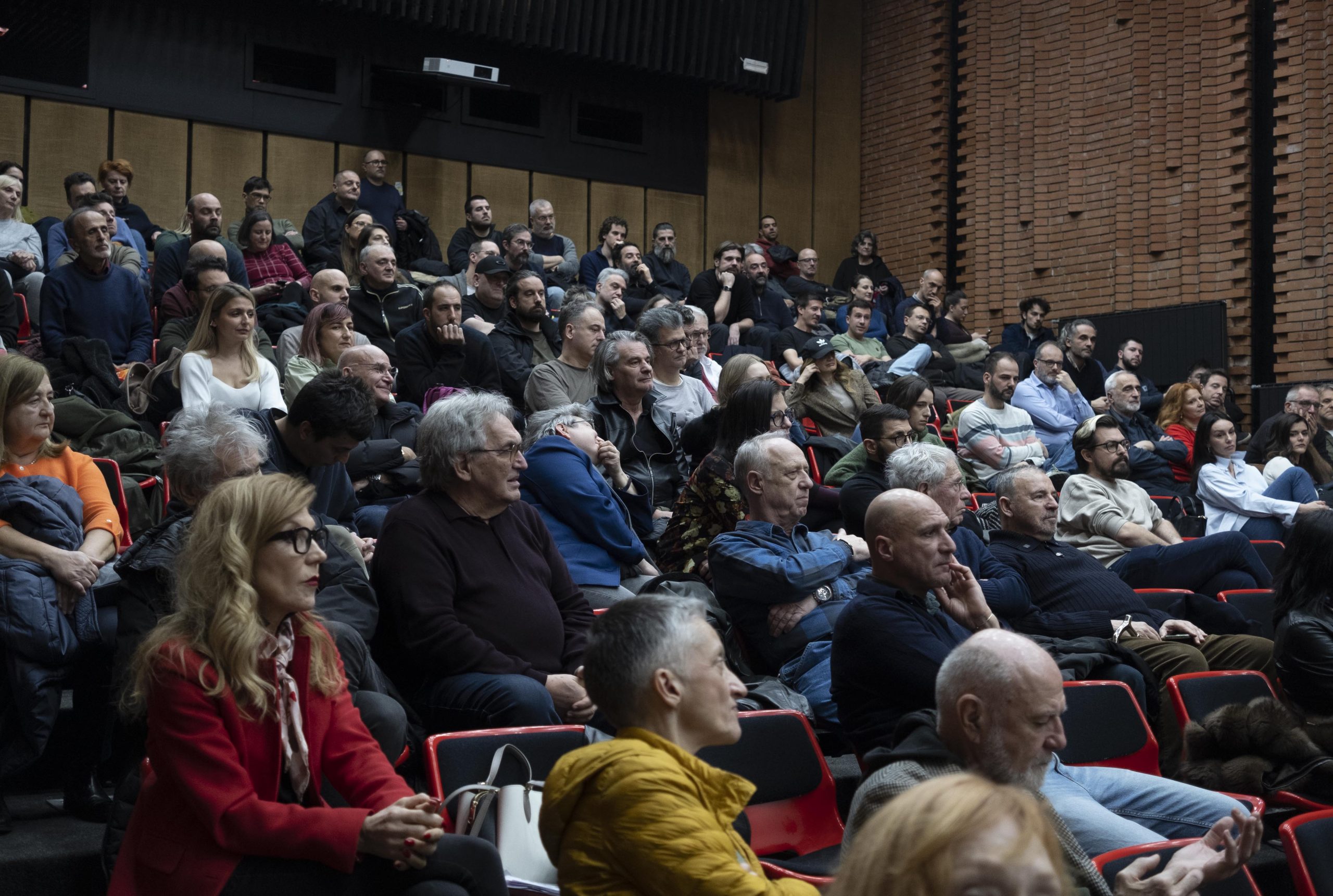 Filmski radnici Srbije jedinstveni – zahteva se hitna deblokada kinematografije, i svim pravnim sredstvima boriće se za to: Na FDU održan skup strukovnih udruženja 2