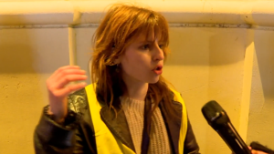 "Skočili su na mog kolegu, pokušala sam da ga odbranim": Stariji muškarci šutirali i vređali studente 4