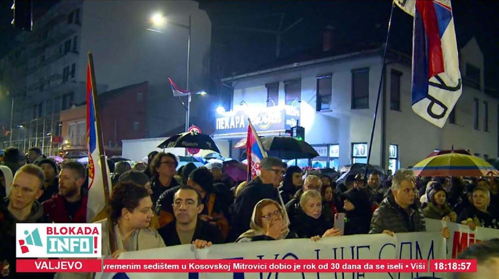 Generacija sa krstom na čelu kolone 6