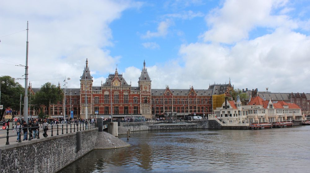 Amsterdam - prvi glavni grad koji zabranjuje reklame za fosilna goriva i meso na javnim mestima 6