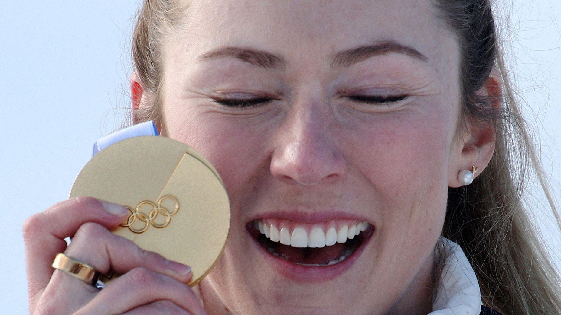 'Ovo je za mog tatu koji nije doživeo zlato': Potresne reči olimpijske šampionke 1 Mikeala Šifrin posle osvajanja medalje u Kortini, nadomak Milana