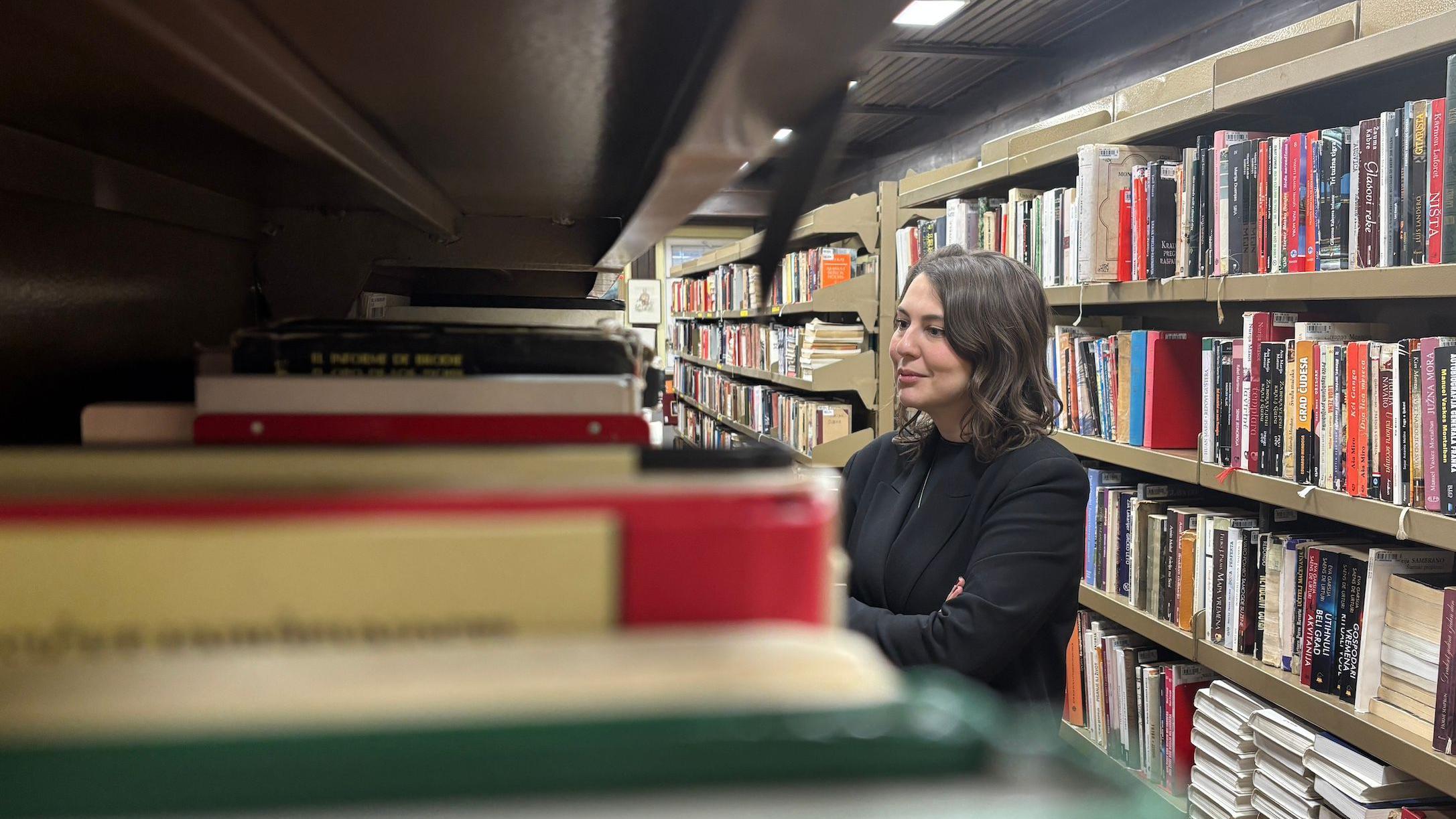 BBC u šetnji bibliotekom sa Sarom Arsenović: Knjigama osvaja internet 3 Sara Arsenović