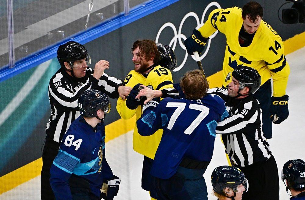 Pršti na ledu: Komšijska tuča na Zimskim olimpijskim igrama 9 utakmica finske i švedske u hokeju na ledu na zimskim olimpijskim igrama, tuča u hokeju na ledu