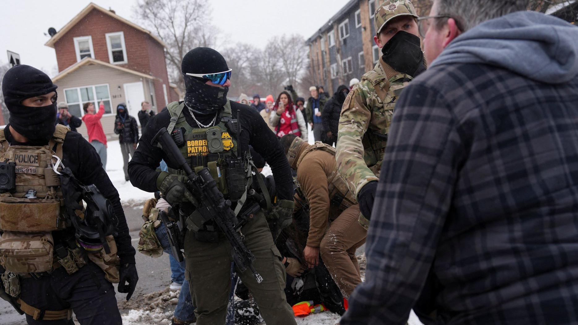 'Nismo tu da oduzimamo živote': Kako američki ICE regrutuje i trenira ljude 5 Okršaj tokom demonstracija u Mineapolisu