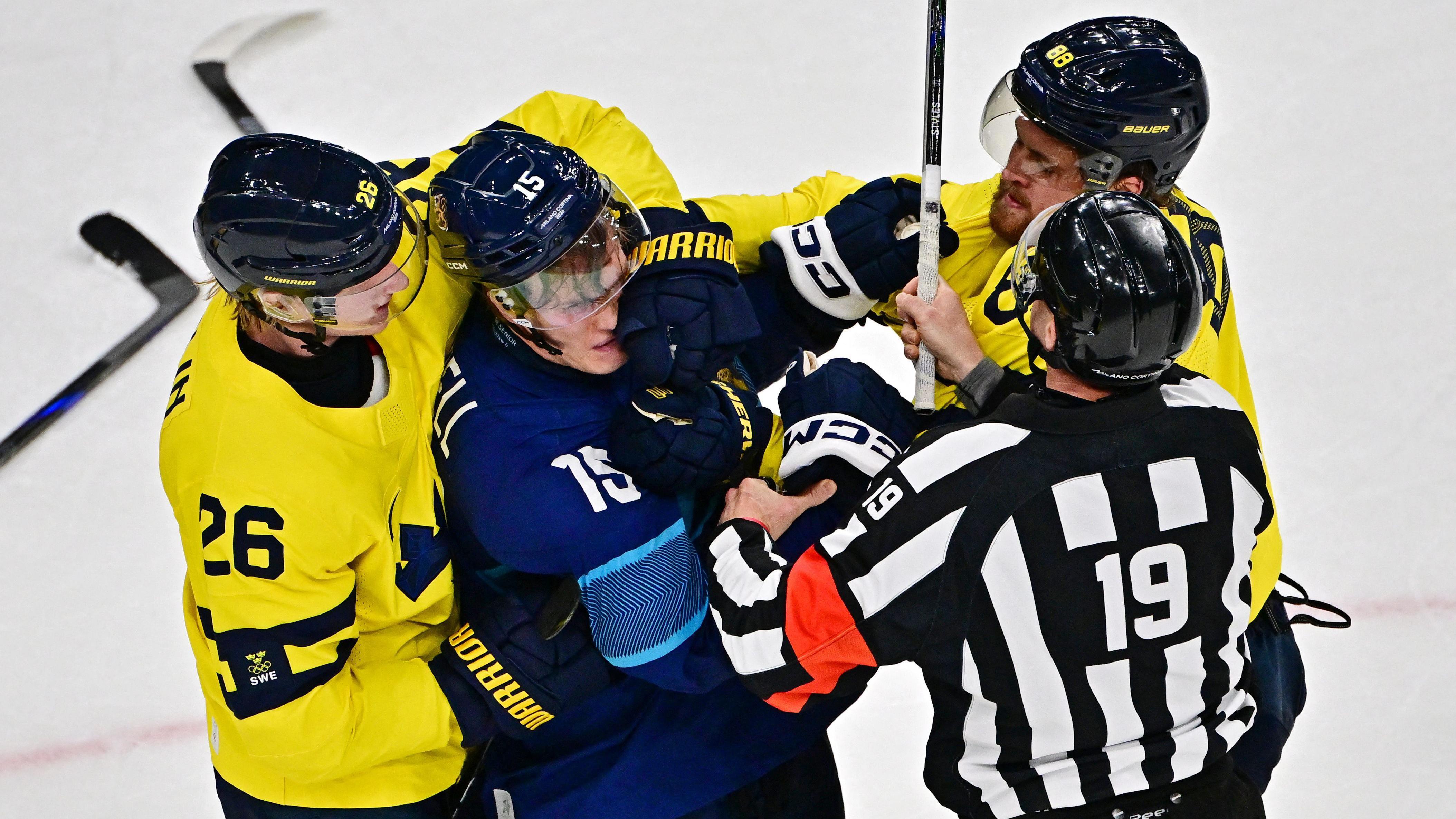 Pršti na ledu: Komšijska tuča na Zimskim olimpijskim igrama 2 utakmica finske i švedske u hokeju na ledu na zimskim olimpijskim igrama, tuča u hokeju na ledu