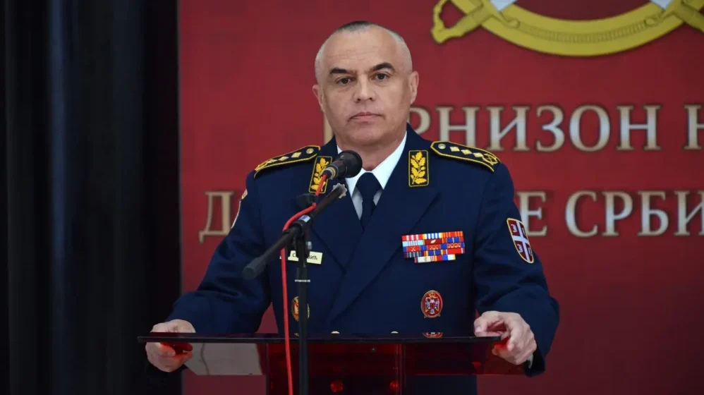 Prevremeno penzionisan, a sada osuđen na šest meseci kućnog pritvora: Ko je bivši komandant Kopnene vojske general Milosav Simović? 6