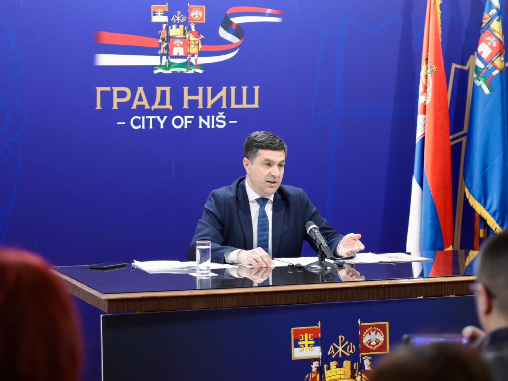 "U Nišu besplatan javni prevoz ove godine, a intencija je da bude i sledeće": Gradonačelnik Dragoslav Pavlović 3