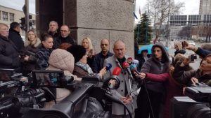 U Nišu počinje suđenje roditeljima dečaka koji je ubio vršnjaka u Niškoj Banji: Došli i roditelji iz "Ribnikara", Orašja i Dubone 3