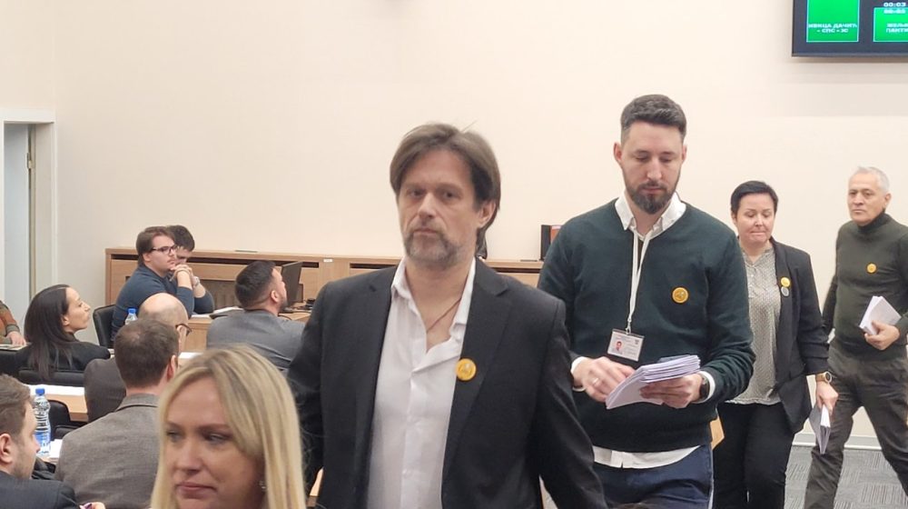 Odbornici Kreni-promeni i Mi snaga naroda napustili sednicu Skupštine Beograda: Pridružuju se poljoprivrednicima 1