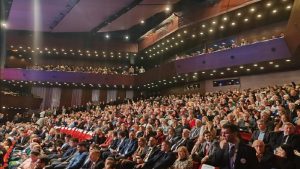 Svečana akademija povodom 200 godina Matice srpske u Novom Sadu, ispred protest građana 8