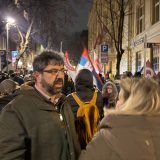 “Nećemo dozvoliti fašizaciju društva”: Radomir Lazović sa ulice na kojoj se dva kordona policije isprečilo između antifašista i neonacista 6