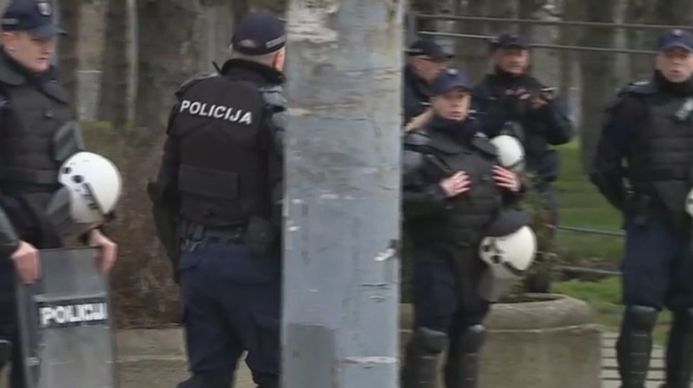 Novi protest kod parka Ušće, policija postavila kordon (VIDEO) 10