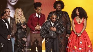 Kendrik Lamar, reper koji je postao društvena sila, srušio rekorde i postao najnagrađivaniji Gremi muški izvođač svih vremena 3 Gremi Lamar