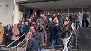 Novi protest tužilaca ispred Specijalnog suda zbog Mrdićevih zakona 25