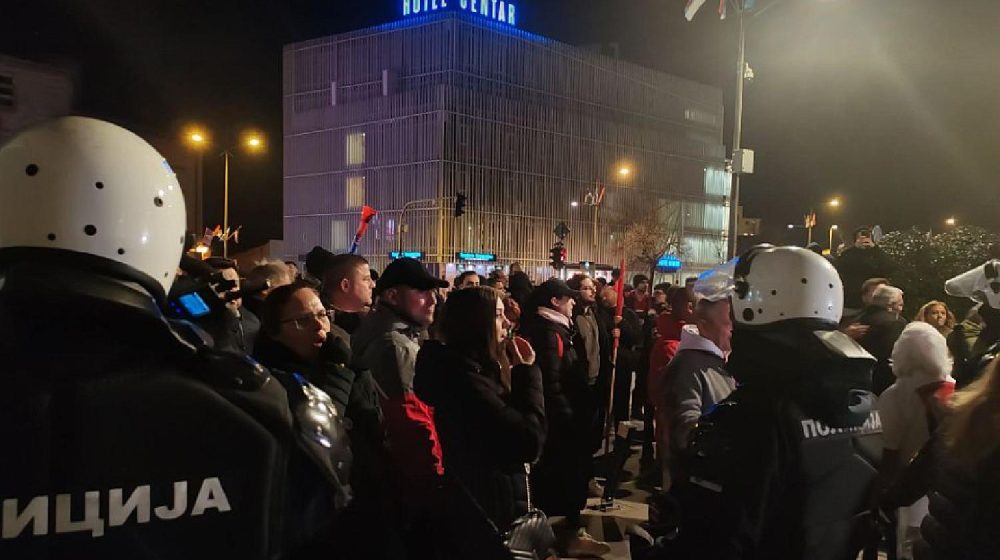 NDNV o incidentima u Novom Sadu: Prebijanje studenata i novinara pokazuje da režim uvodi beloruski model vlasti 9