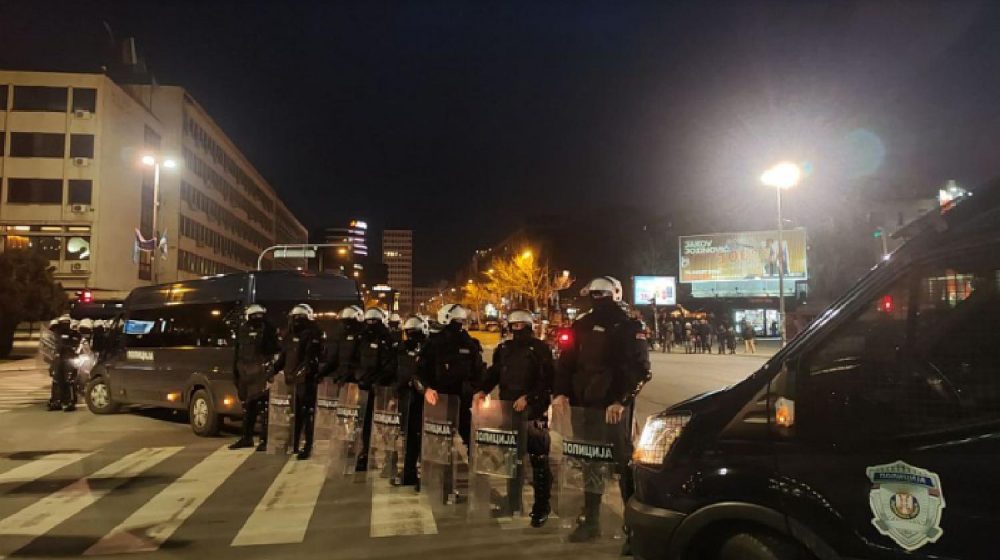 SSP: Uhapsiti režimske batinaše koji su vršili nasilje na večerašnjem protestu u Novom Sadu 12