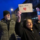 Zborovi Novog Sada pozvali na protest na Pozorišnom trgu zbog jučerašnjih incidenata 5