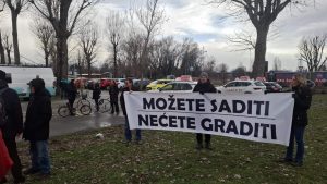 Protest stanovnika Limana u Novom Sadu: "Emotivno i duhovno nas ucenjuju, nismo protiv izgradnje crkve, nego uništavanja poslednje zelene površine" 18