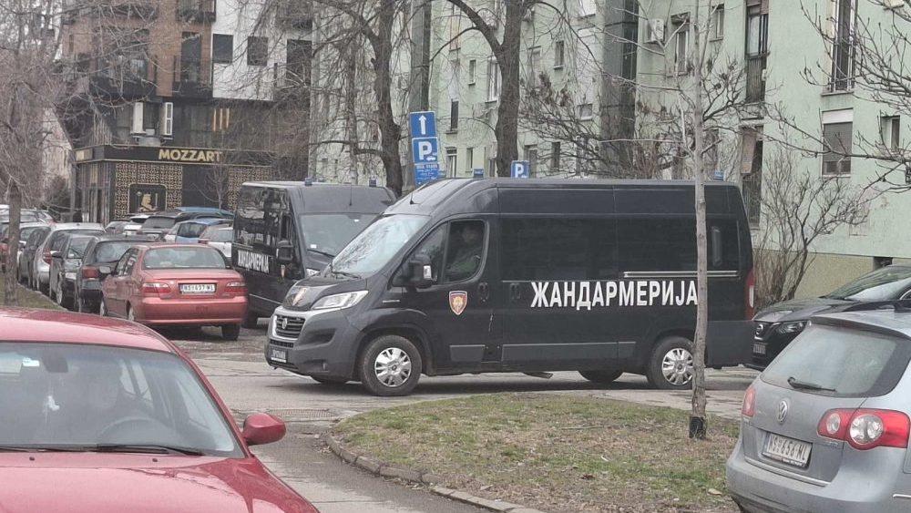 Aleksandar Vučić se bez najave pojavio na Sajmu zavičaja u Novom Sadu: Građani organizovano dovedeni da aplaudiraju predsedniku 2