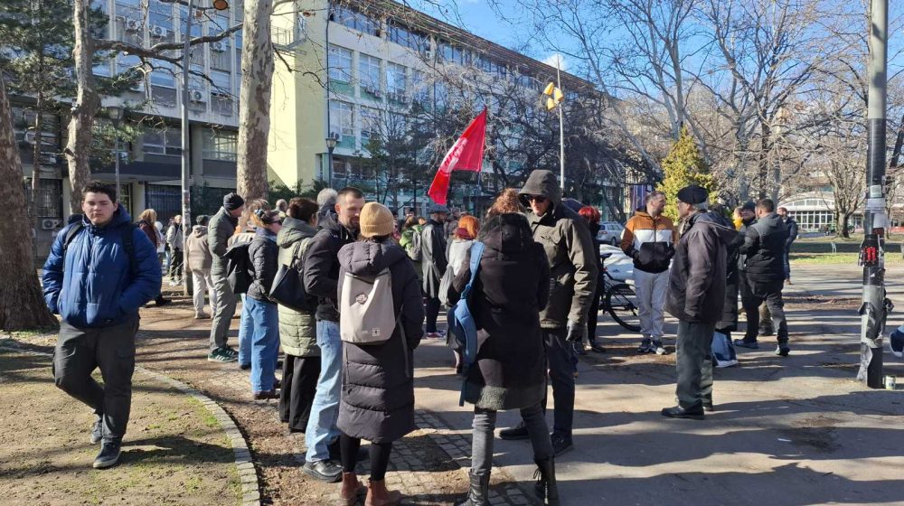Protest nezavisnih sindikata novosadskih fakulteta: "Kriminalci nam tuku studente a policija gleda" 7