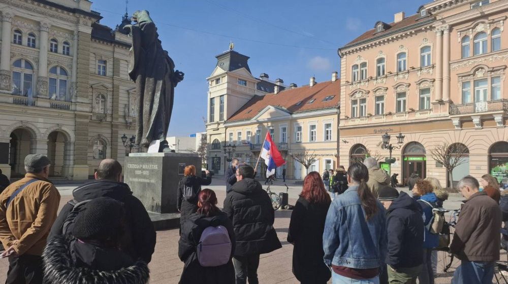 Građani obeležili 200 godina od rođenja Svetozara Miletića na trgu u Novom Sadu 42