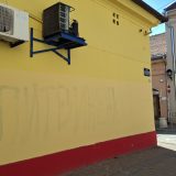 Novi Sad: Prekrečen grafit mržnje upućen ukrajinskom ambasadoru Oleksandru Litvinenku 1