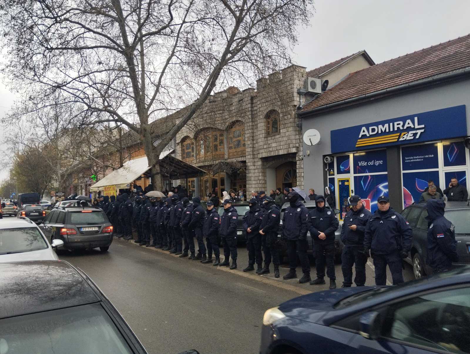 Lokalni izbori: Vučić proglasio pobedu u svih deset mesta, studentska lista u Kuli ne priznaje razultate koje je objavio SNS (FOTO, VIDEO) 10