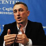 INTERVJU Nenad Rašić: Dok građani preživljavaju golgotu, obe strane dobijaju ono što hoće primenom Zakona o strancima 6