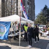 Zbor Banjica nastavio akcije podrške studentima, razvijen transparent pored štanda SNS 2