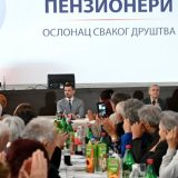 Vučić nastavio kampanju za lokalne izbore, u Sevojnu obećao rast penzija 5