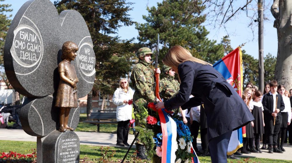 Đurđević Stamenkovski položila venac na Spomenik deci poginuloj u NATO bombardovanju 1