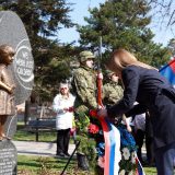 Đurđević Stamenkovski položila venac na Spomenik deci poginuloj u NATO bombardovanju 2