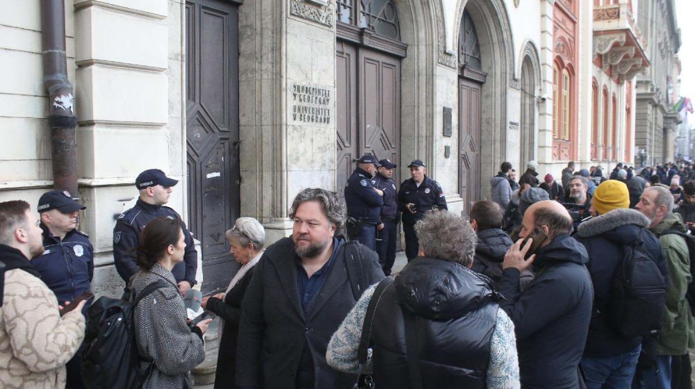 Sindikati 10 fakulteta osudili upad UKP u zgradu Rektorata 1