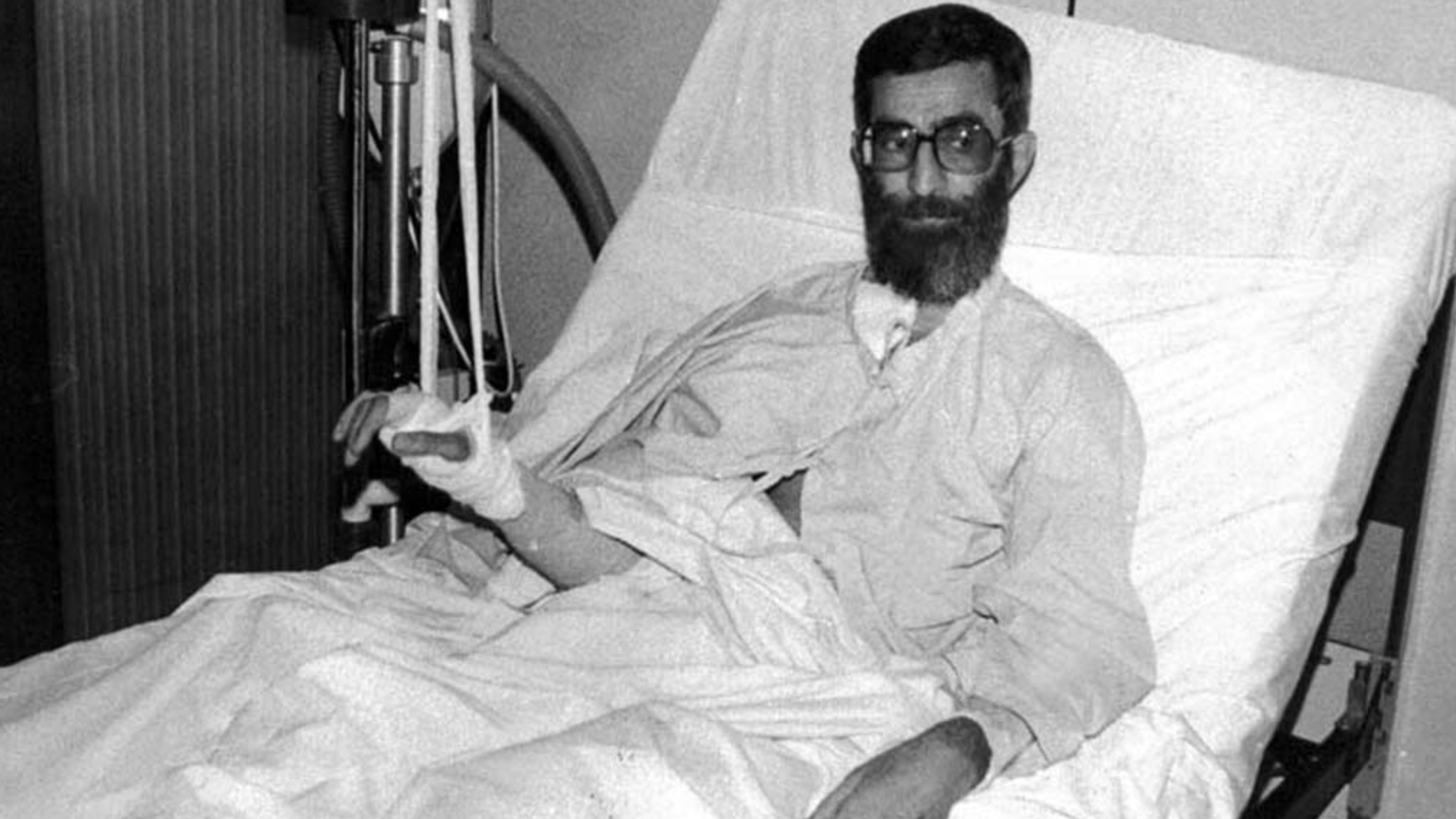 Ajatolah Hamnei: Kako je iranski vrhovni vođa držao vlast čeličnim stiskom 5 Hamnei se oporavlja od pokušaja atentata 1981. godine