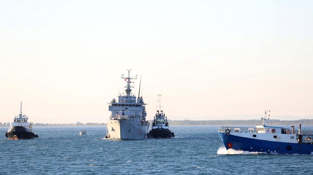 Francuska presrela naftni tanker u Sredozemnom moru: Makron tvrdi da je deo ruske flote 1