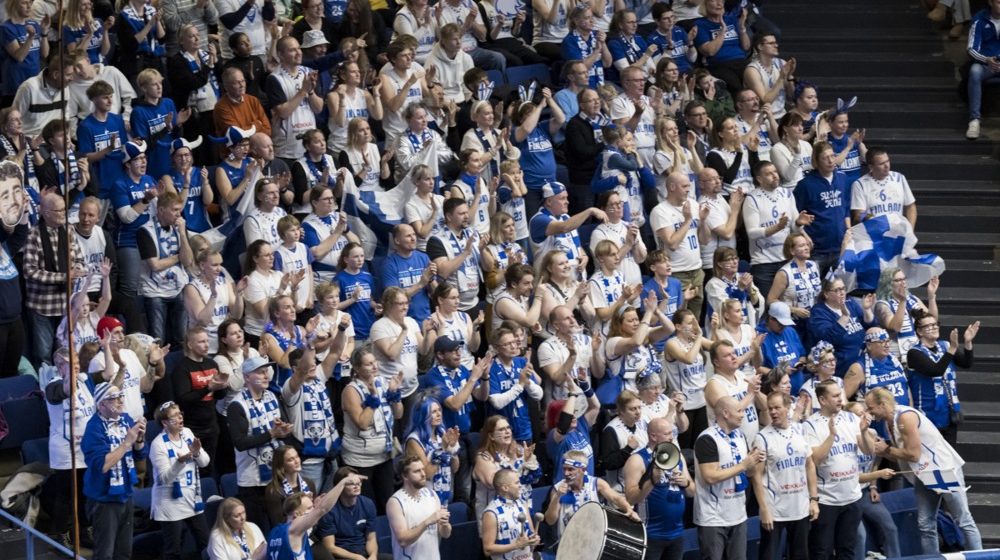 Finska navijači košarka, Foto: EPA/Jussi Eskola