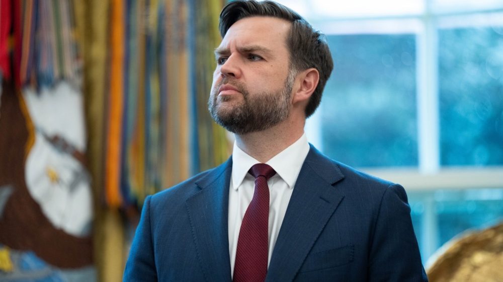 Potpredsednik SAD plaća visoku cenu za servilnu lojalnost šefu: Hoće li čekati da ga Tramp "baci pod autobus"? 1