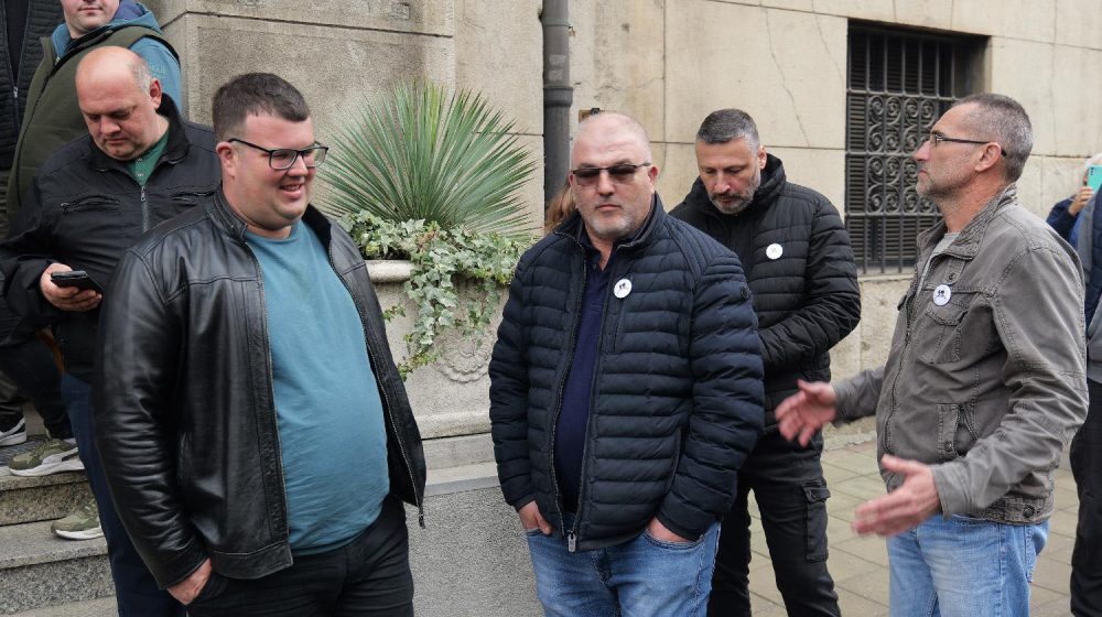 Građani blokirali Nemanjinu, poljoprivrednici na sastanku u Vladi 1