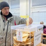 SRCE: Srbija danas nije glasala, već se branila od režimskih falangi 4