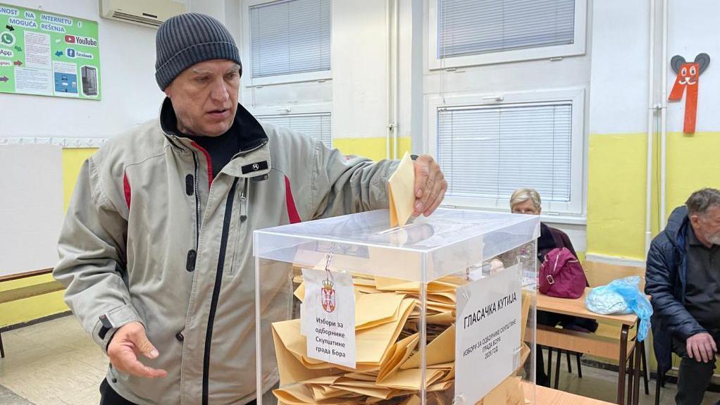Lokalni izbori 2026: Tesno u više mesta, Vučić proglasio pobedu koalicije oko SNS 3 Glasanje u Boru